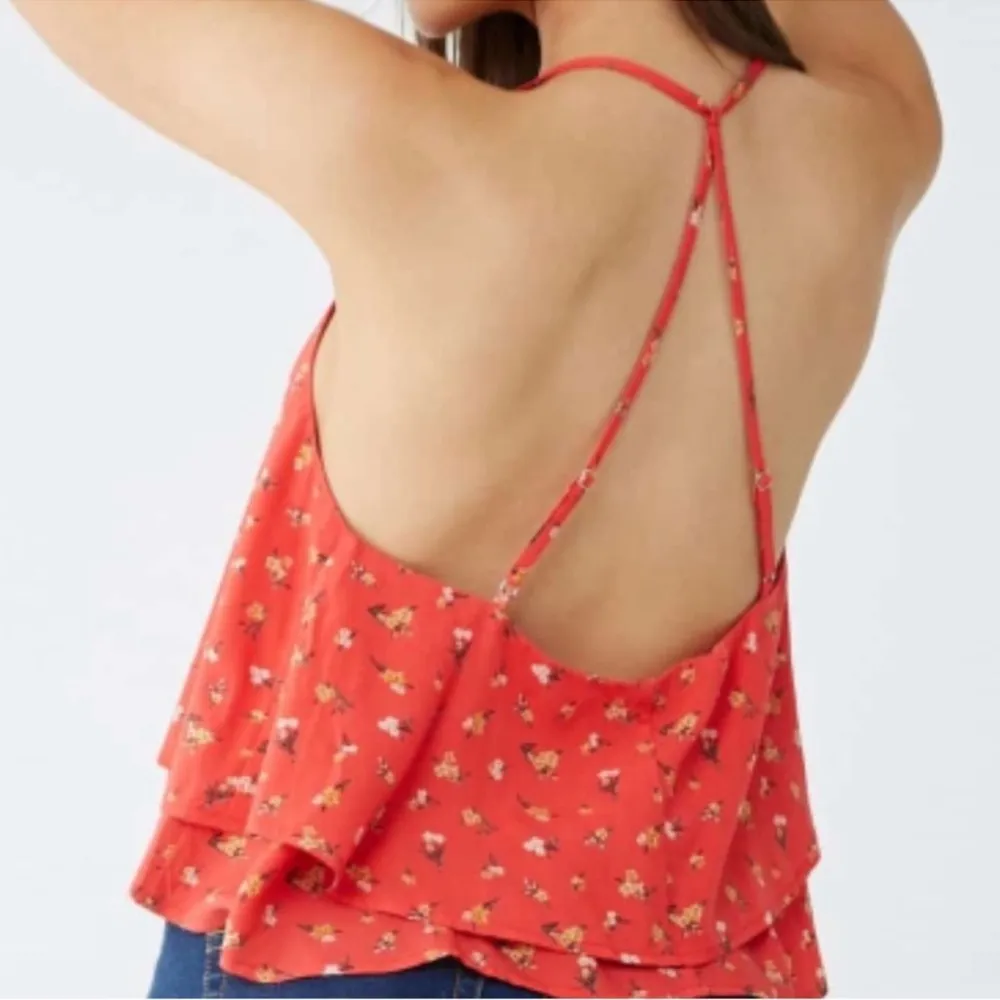 Forever 21 Red Ditsy Floral Strappy Back Cami Tank Top NWT Medium - Image 2