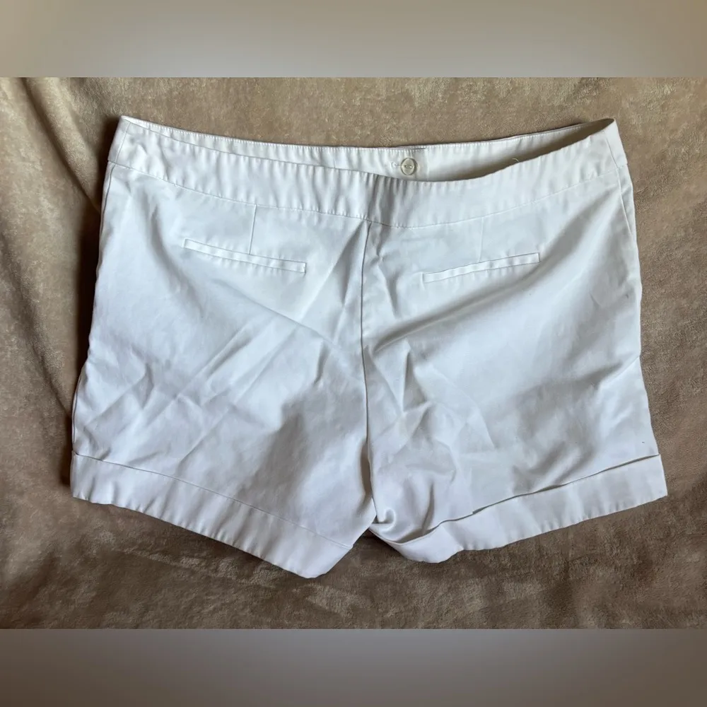 Apt. 9 White Cotton Cuffed Dressy Shorts Classic Tailored Design Women’s 16 - Image 2