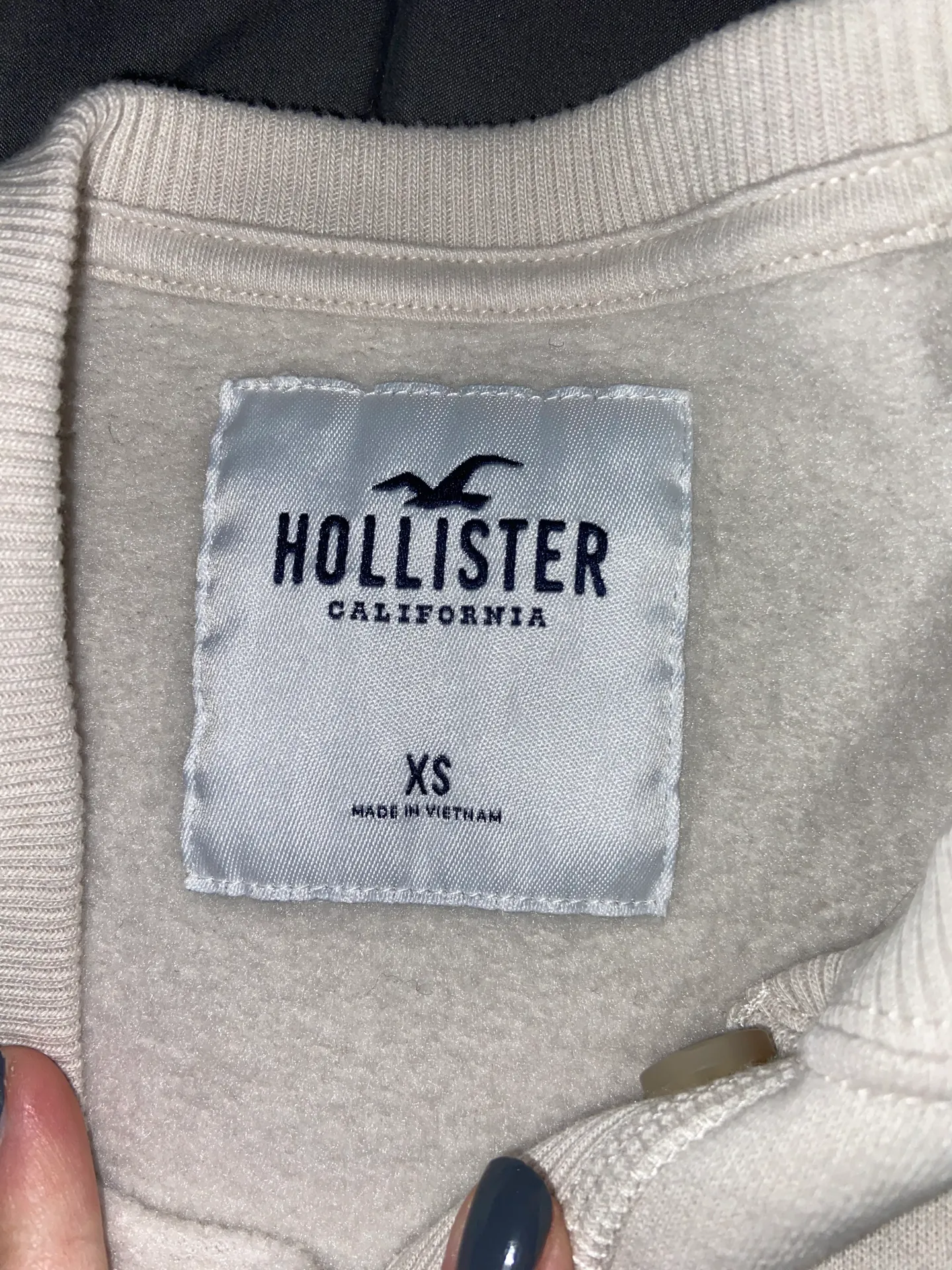 Hollister Cropped White Sweater - Image 2