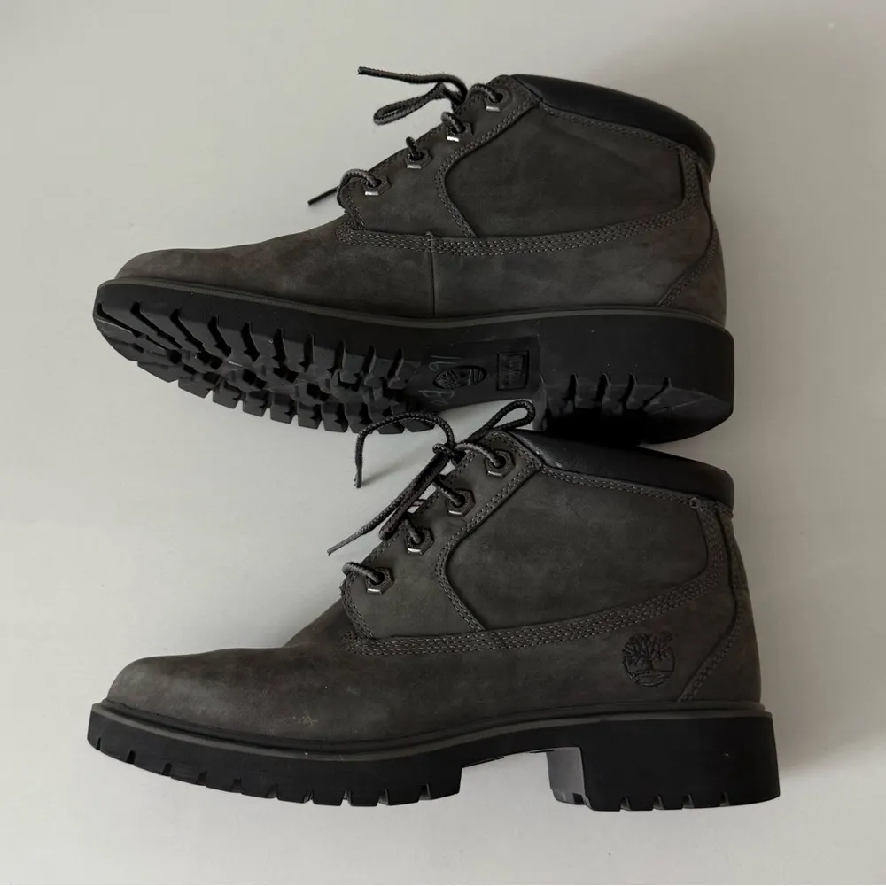 Timberland Nellie Gray Chukka Boots Size 6 Nubuck Leather Lace Up - Image 3