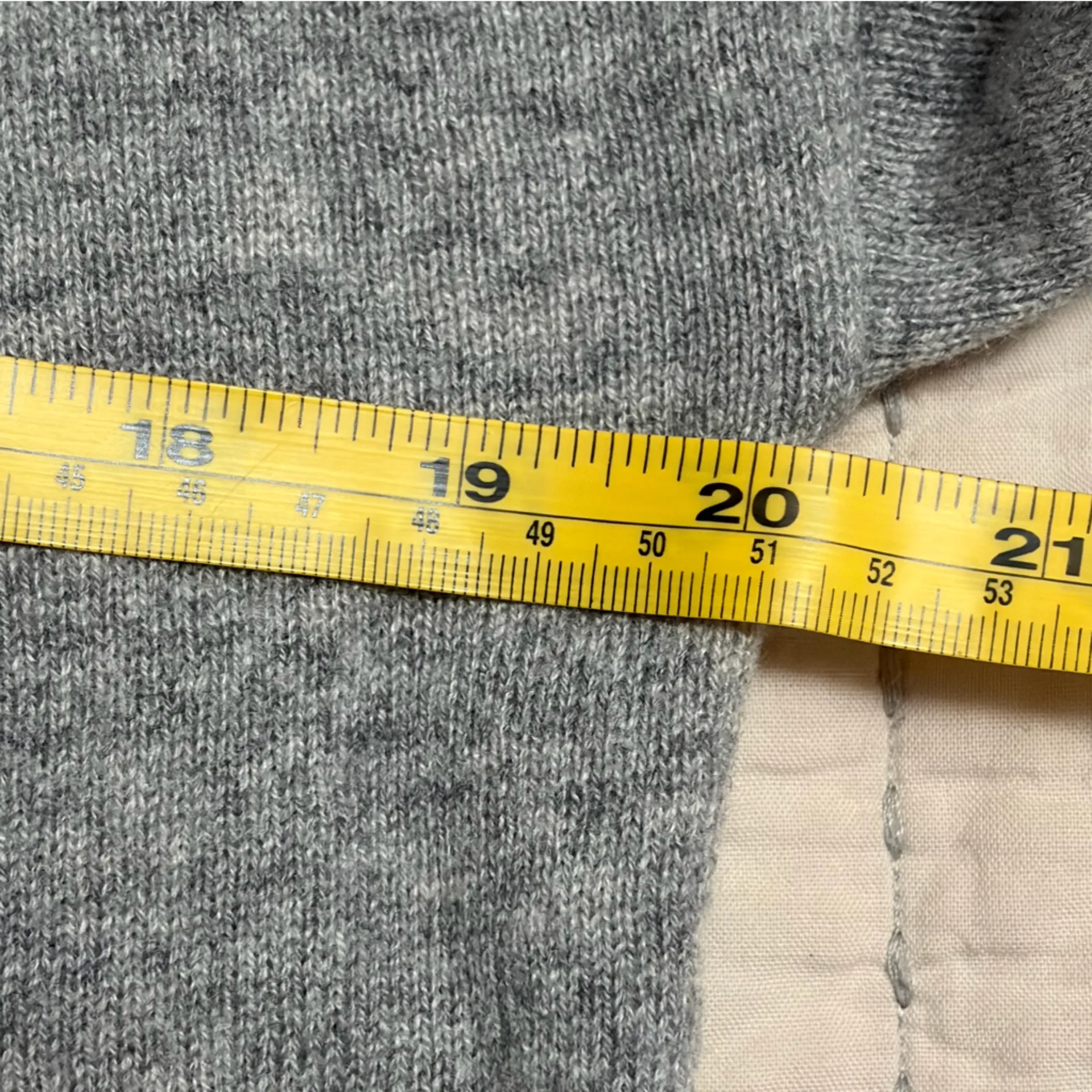 The Cashmere Project Grey Cashmere Sweater Red Lip Print Size Est. Large EUC Gray - Image 3