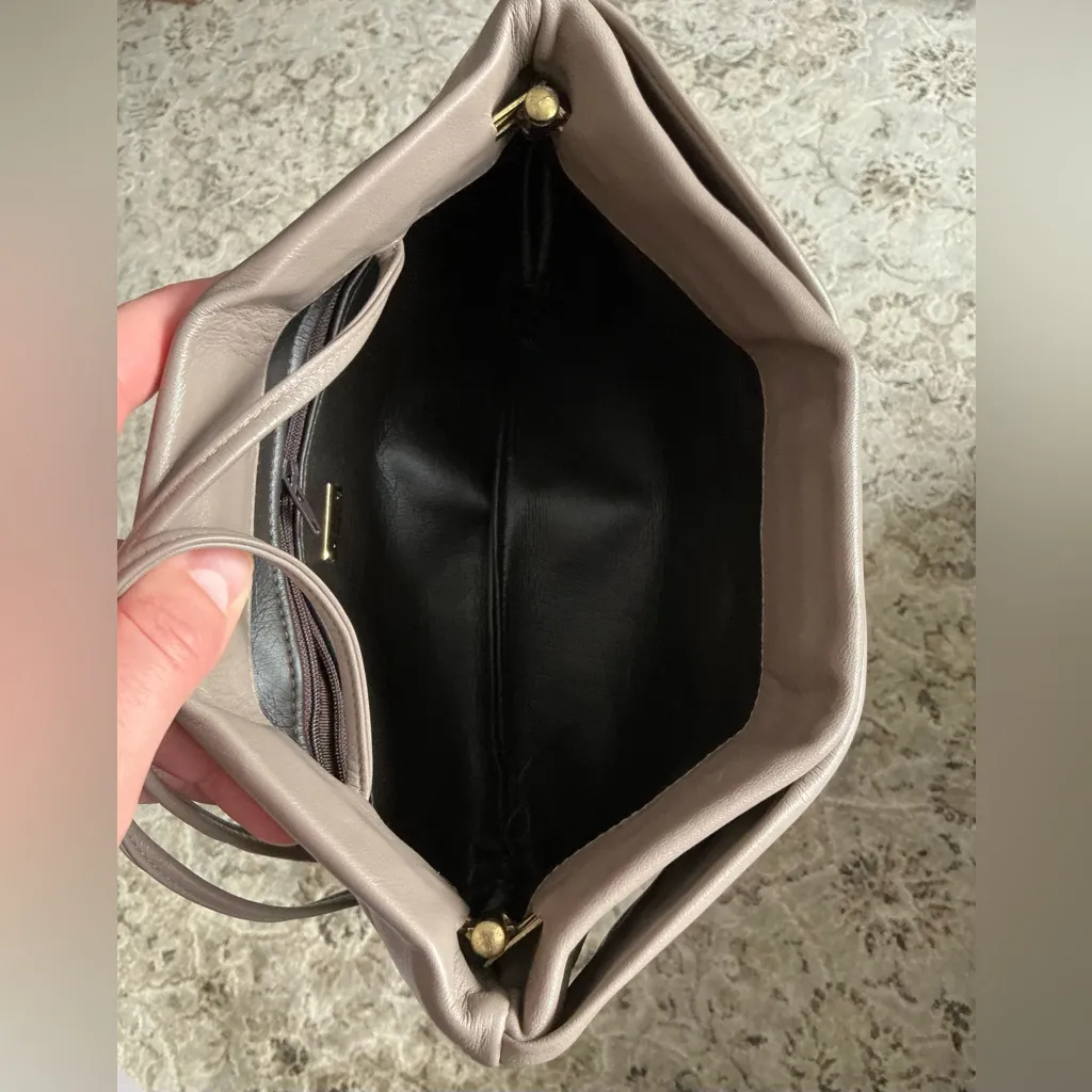 Dressy genuine leather shoulder bag🌷🌷 Tan - Image 11