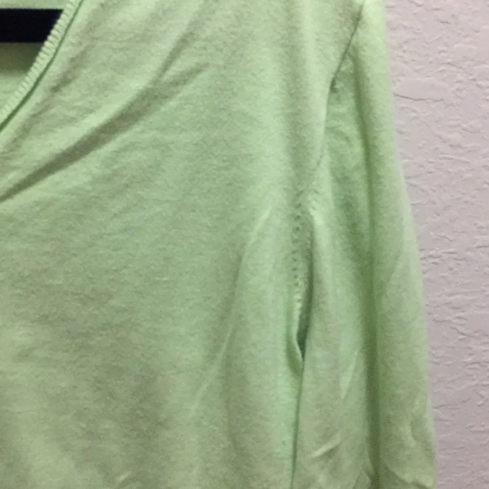 J.Crew  green v-neck sweater - Image 4