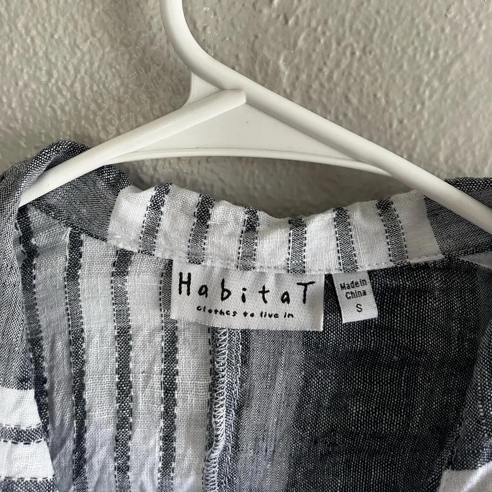 [Habitat] Gray and White Linen Button Down- Size small - Image 11