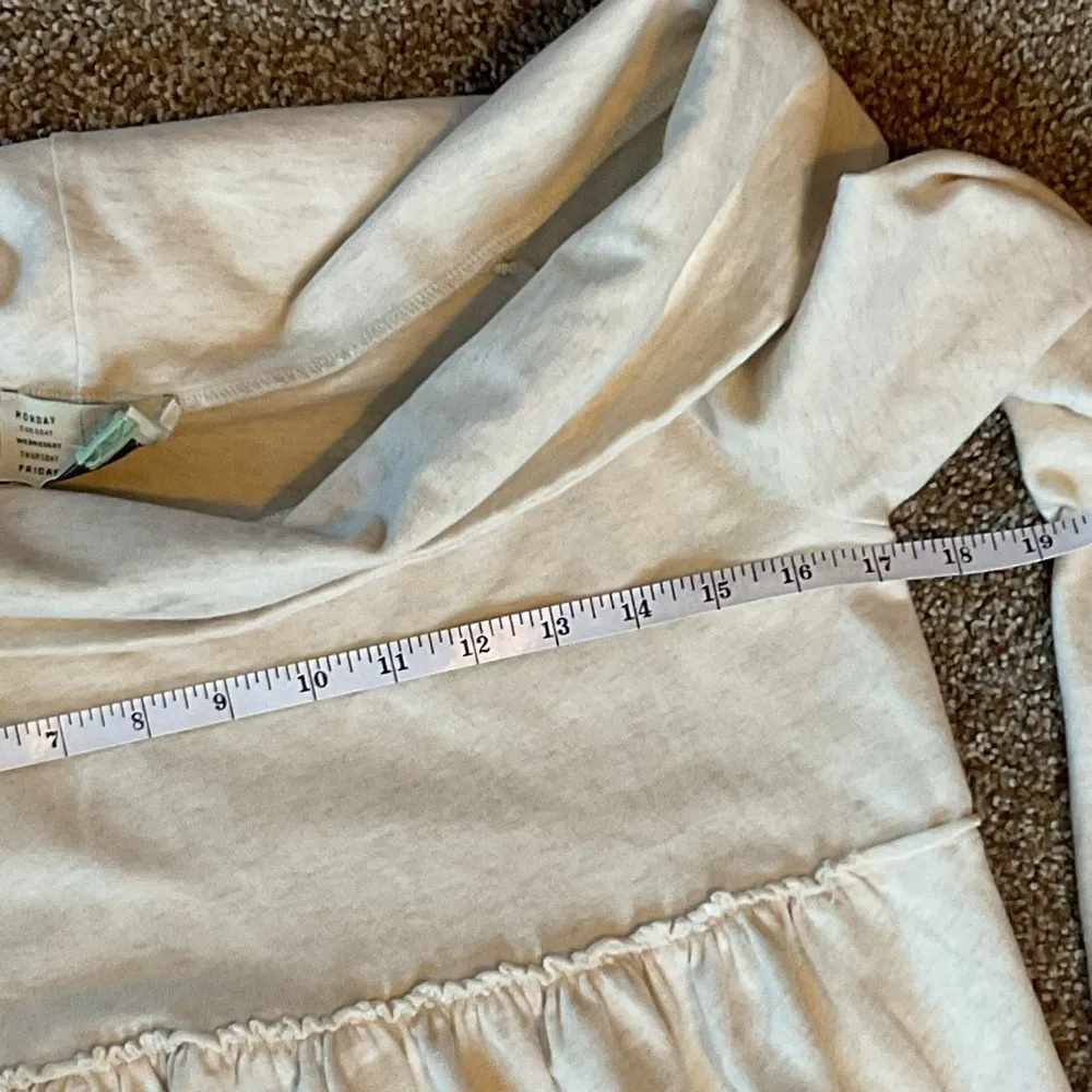 Anthropologie off the shoulder sweatshirt dress. Tan. Size XS - Image 4