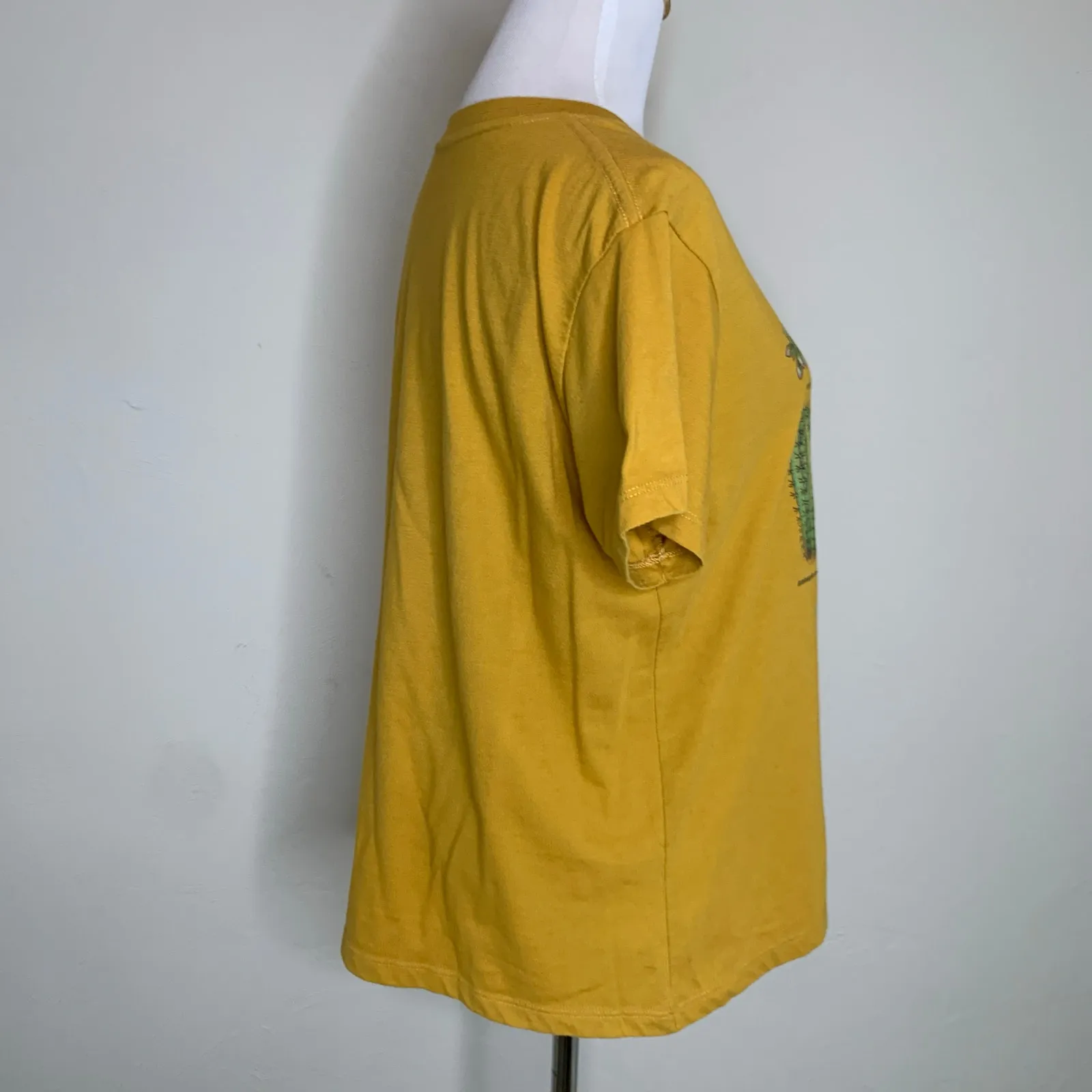 Fifth Sun Gold Cactus T Shirt Sz Medium - Image 4