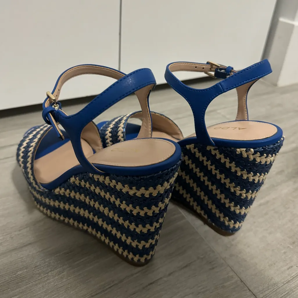 Women’s Aldo Wedge Platform Heels Size 7.5 Peep Toe Casual. Great condition - Image 3