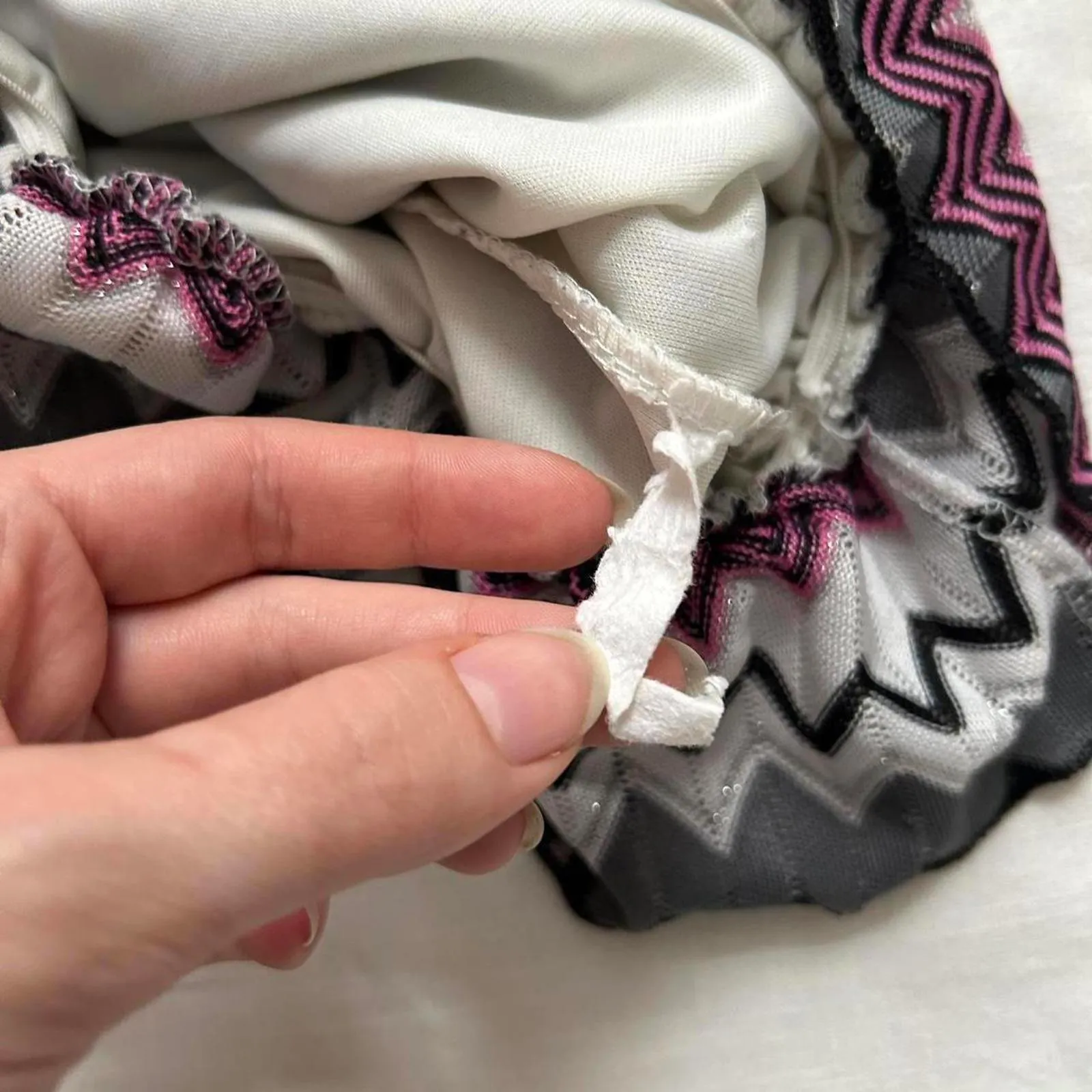 Y2K paper tag vintage Pink black chevron tube top with ruffles and tie detail - Image 3