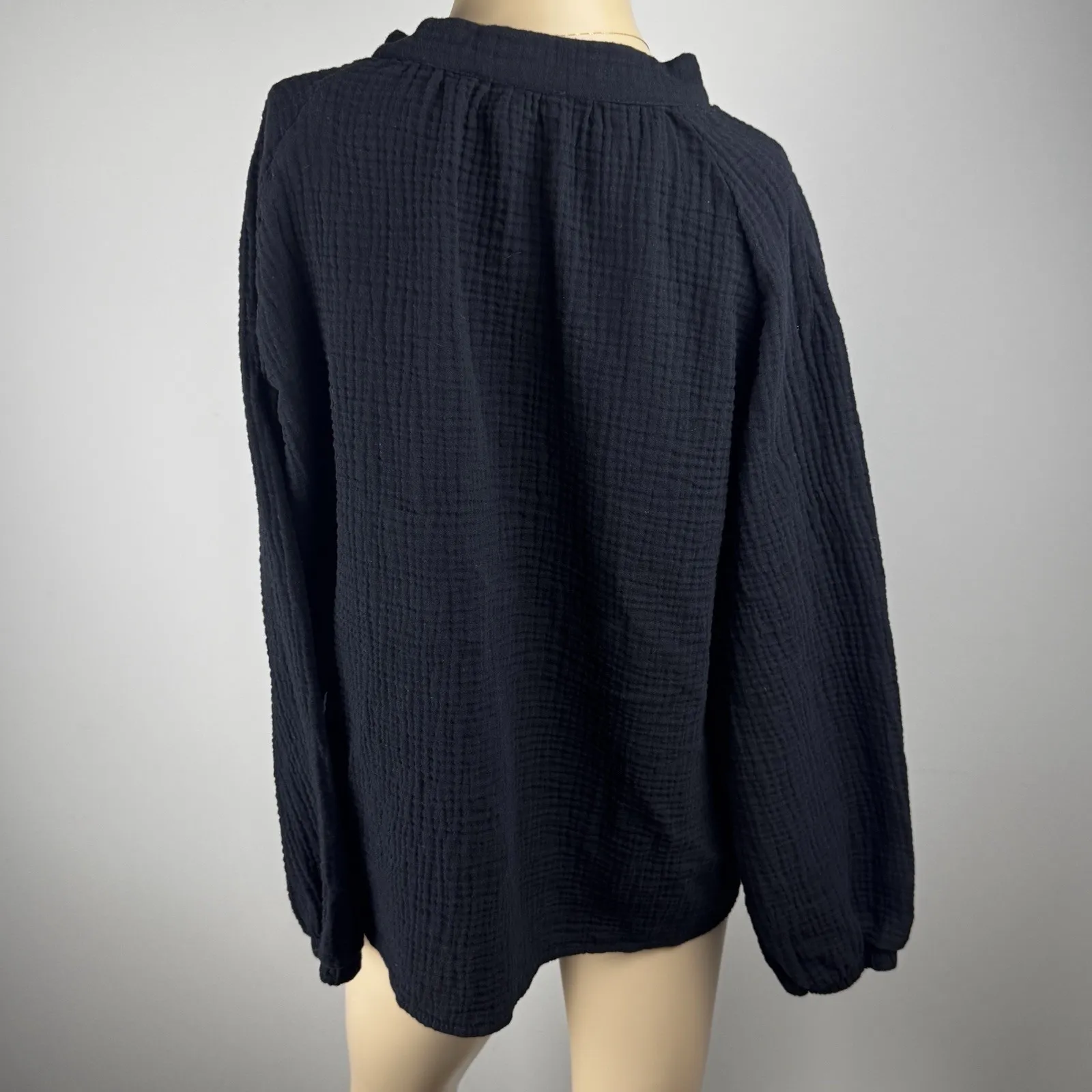Natalie Busby Top Womens Medium Gauze Organic Cotton Black V Neck Popover - Image 5