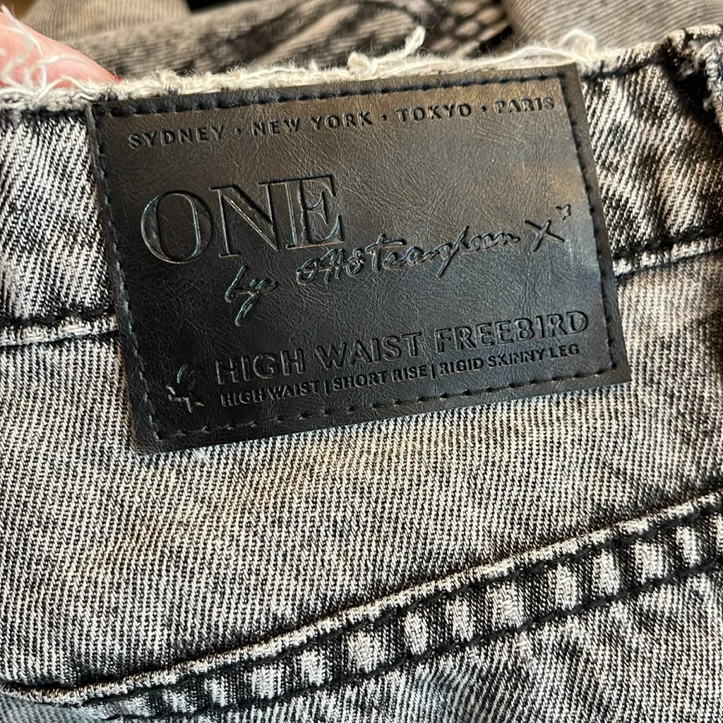 One x One Teaspoon Star Printed High Waist Distressed Skinny Jeans with Zippers - Image 6