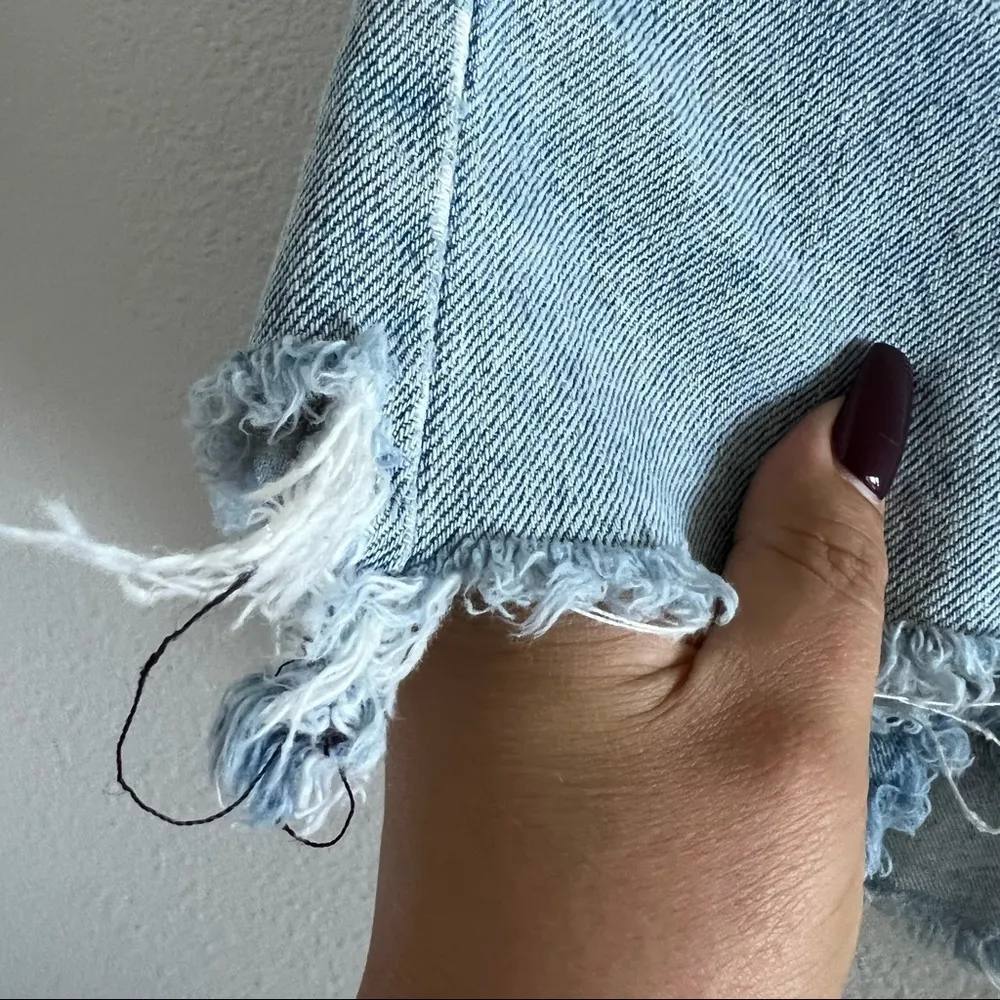 Vintage Levi’s Silvertab Lean Denim Distressed Shorts 13/14 - Image 5