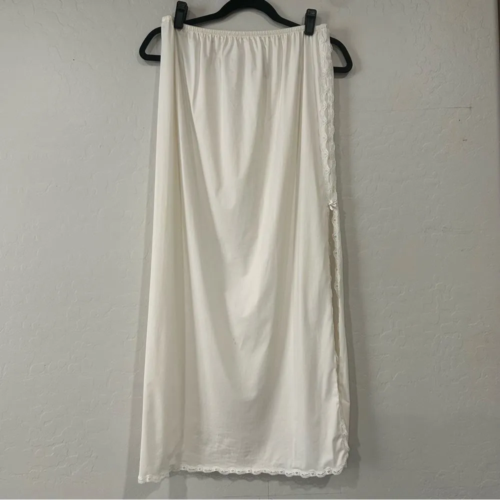 Vintage 70s/80s Vanity Fair Half Slip Medium Beige Lace Trim Side Slit 36” - Image 2
