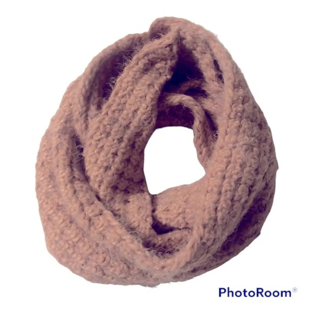 💙SALE 3/$25 BETSEY JOHNSON PINK EYELASH FRINGE INFINITY METALLIC THREAD SCARF - Image 2