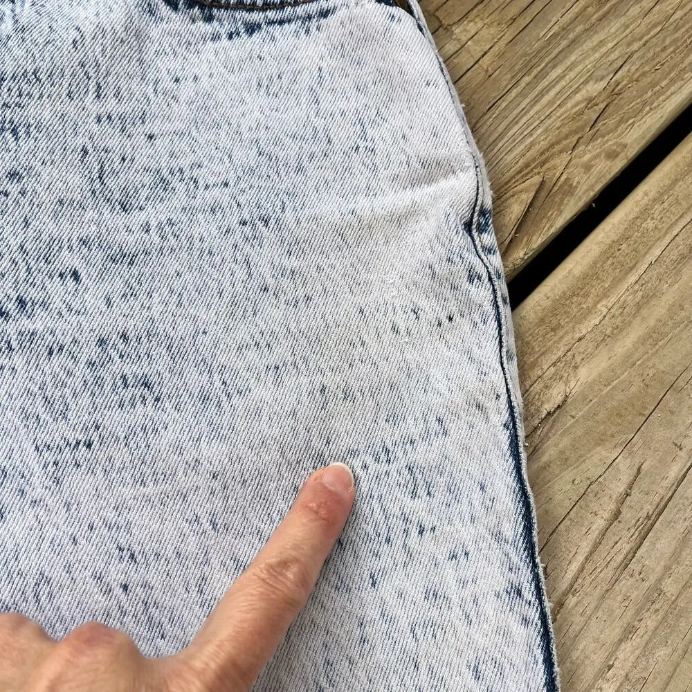 Levi's Vintage Women's Bleach Wash 80's Era Mom Jeans Size 8 - Image 11