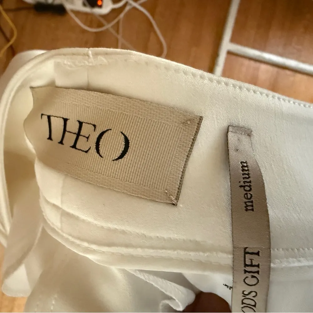 THEO HESTIA BERMUDA SHORTS in cream medium White - Image 13