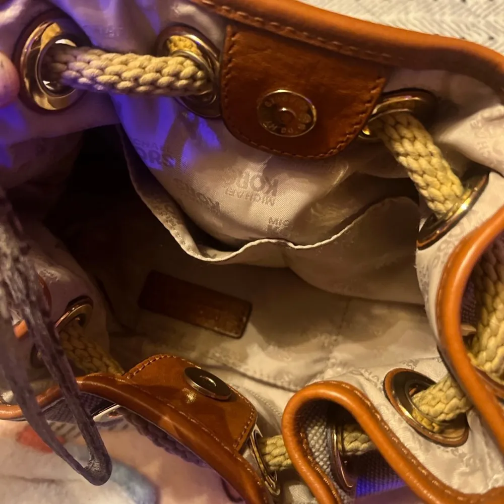 Michael Kors Bucket Bag New - Image 7