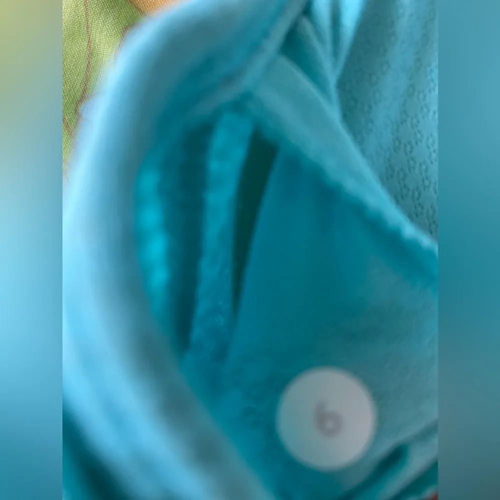 Lululemon Let it Loose Surge Toothpaste Tank Top, Size 6 - Image 4