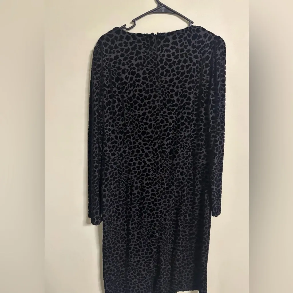 Talbots Black Velvet Burnout Dress Leopard Size XL 16-18 Sheath Whimsy V Neck - Image 2