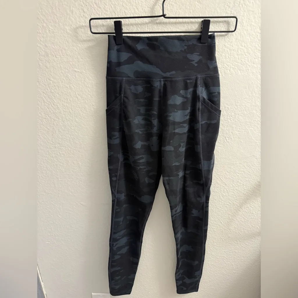 ALPHALETE Camo Surface Legging Size S Athletic Running Hiking - Image 2