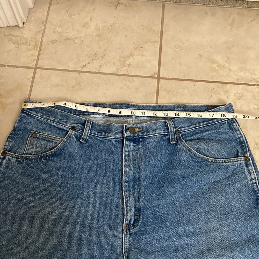 Wrangler High Rise Denim Capri Pants - Image 4