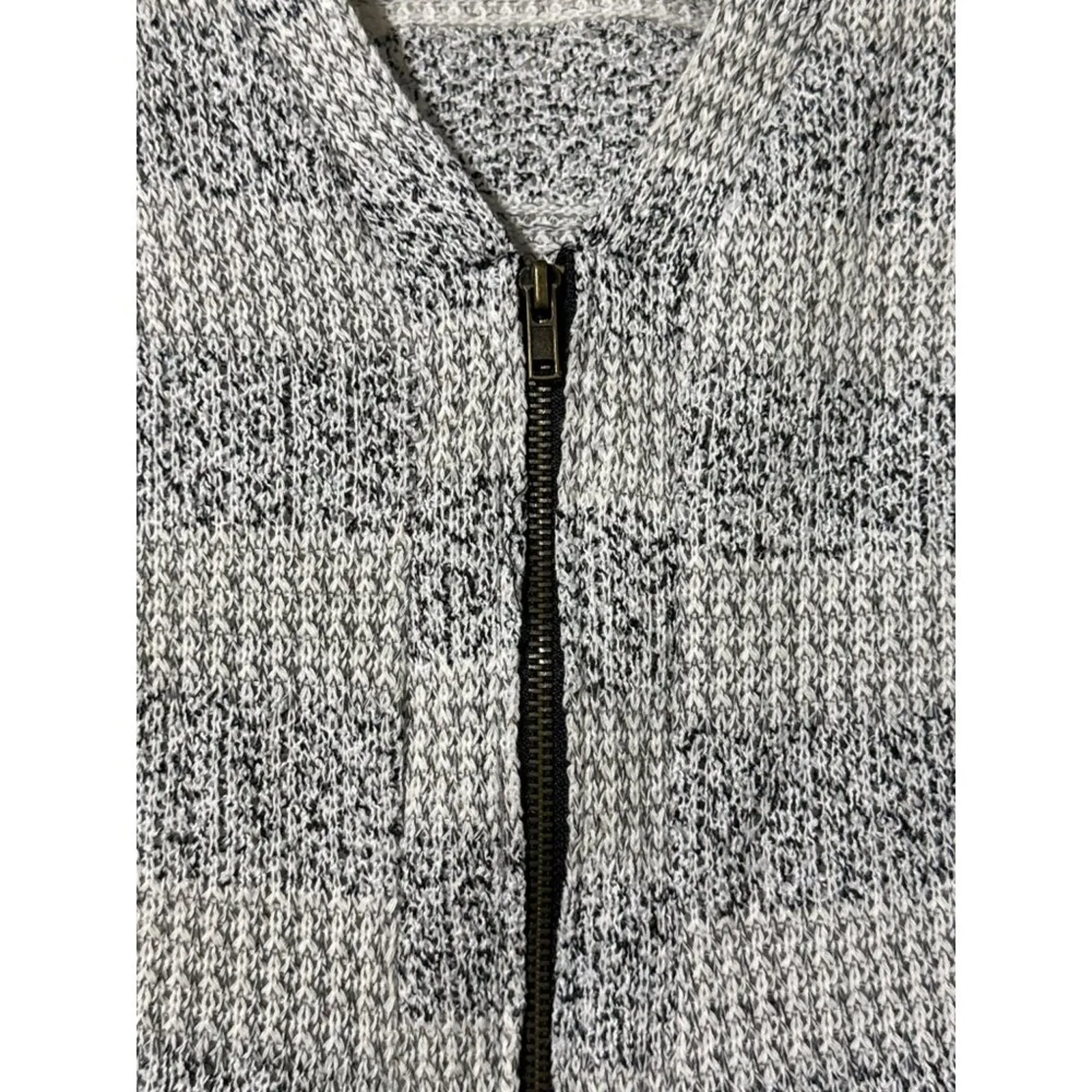 Sparkle & Fade V-Neck Striped Cardigan Zippered Sweater Grey and White XS - Image 5