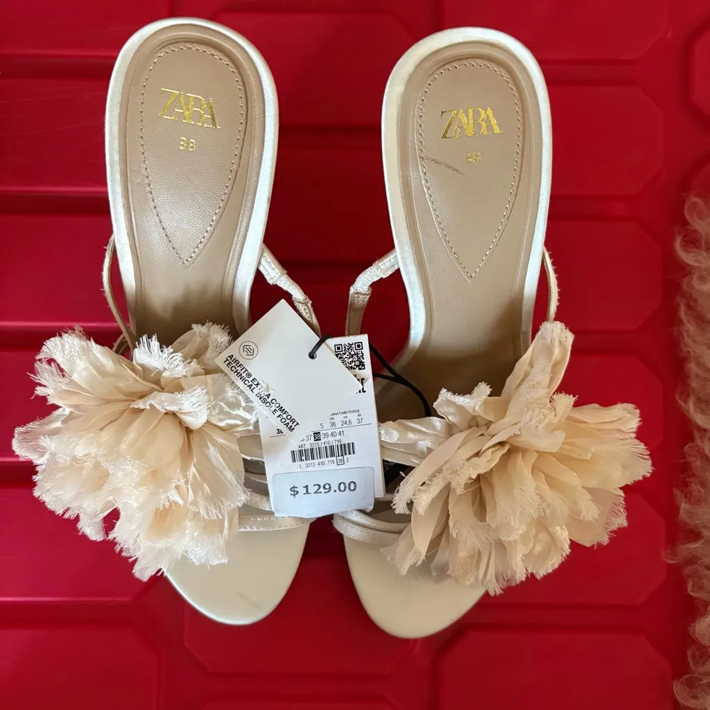 Zara flower heel sandals - Image 6