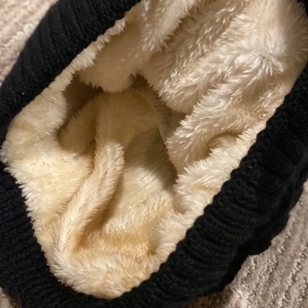 Up top all is well knit beanie with Pom Black - Image 3