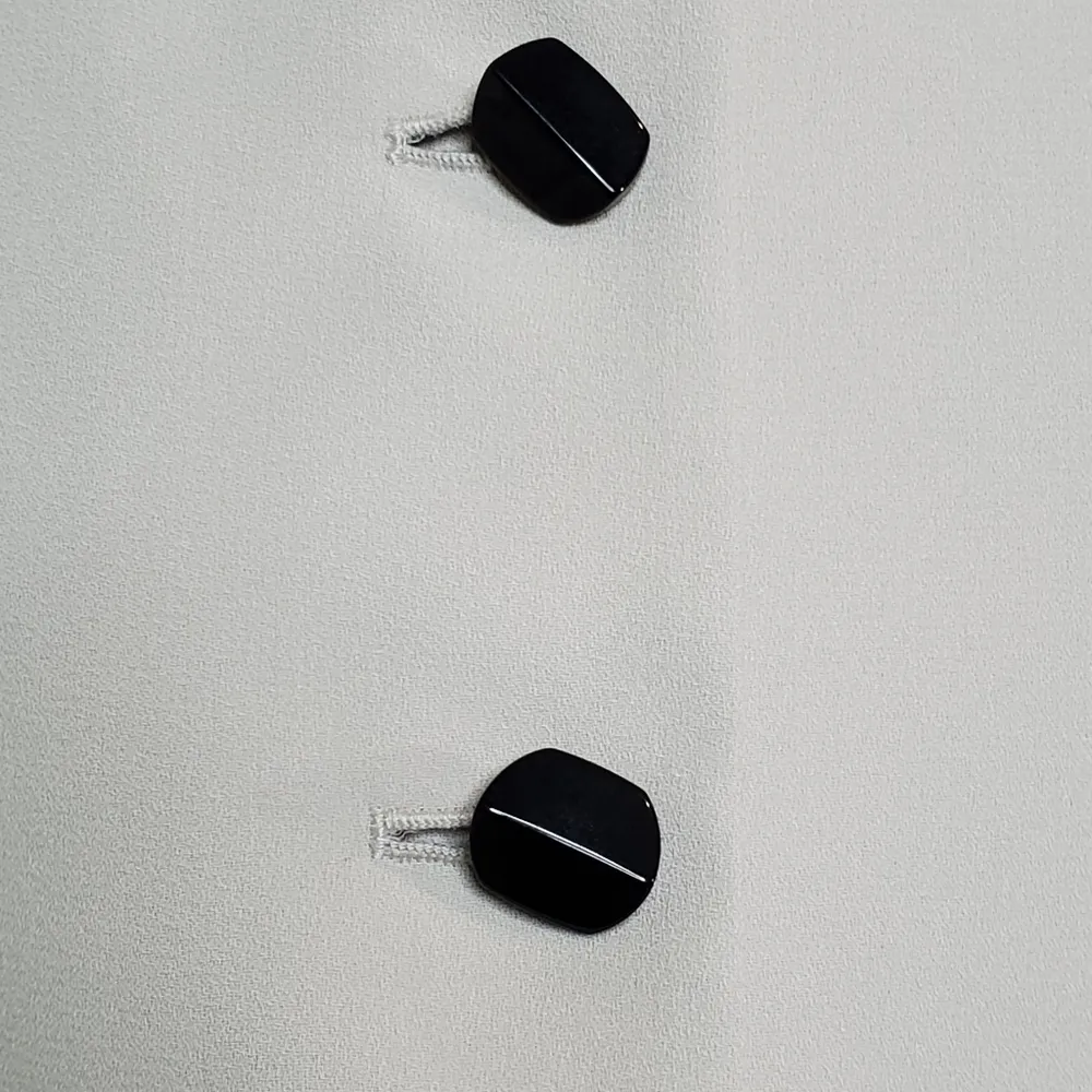 Le Suit Beige Short Sleeve Blazer Jacket 16 - Image 2