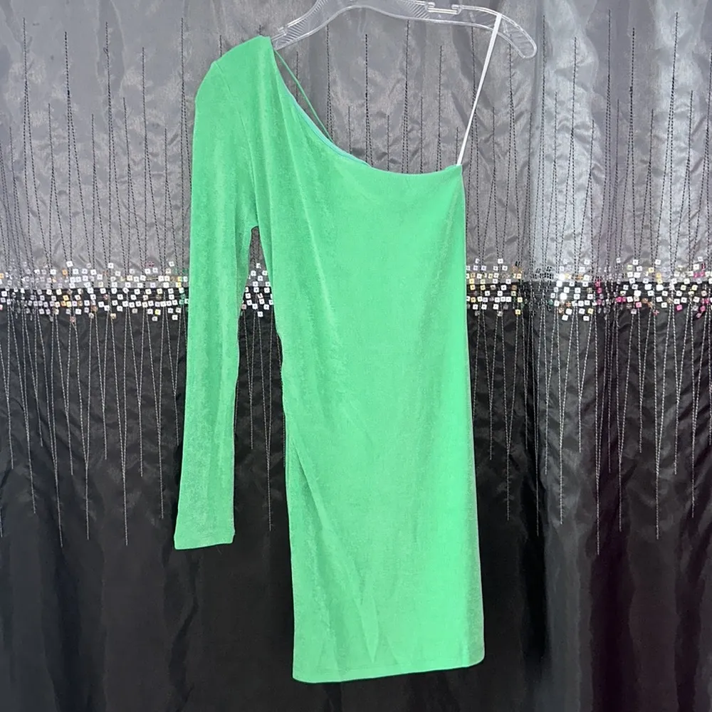 NWT Princess Polly Green Mini Dress Off the Shoulder - Image 2