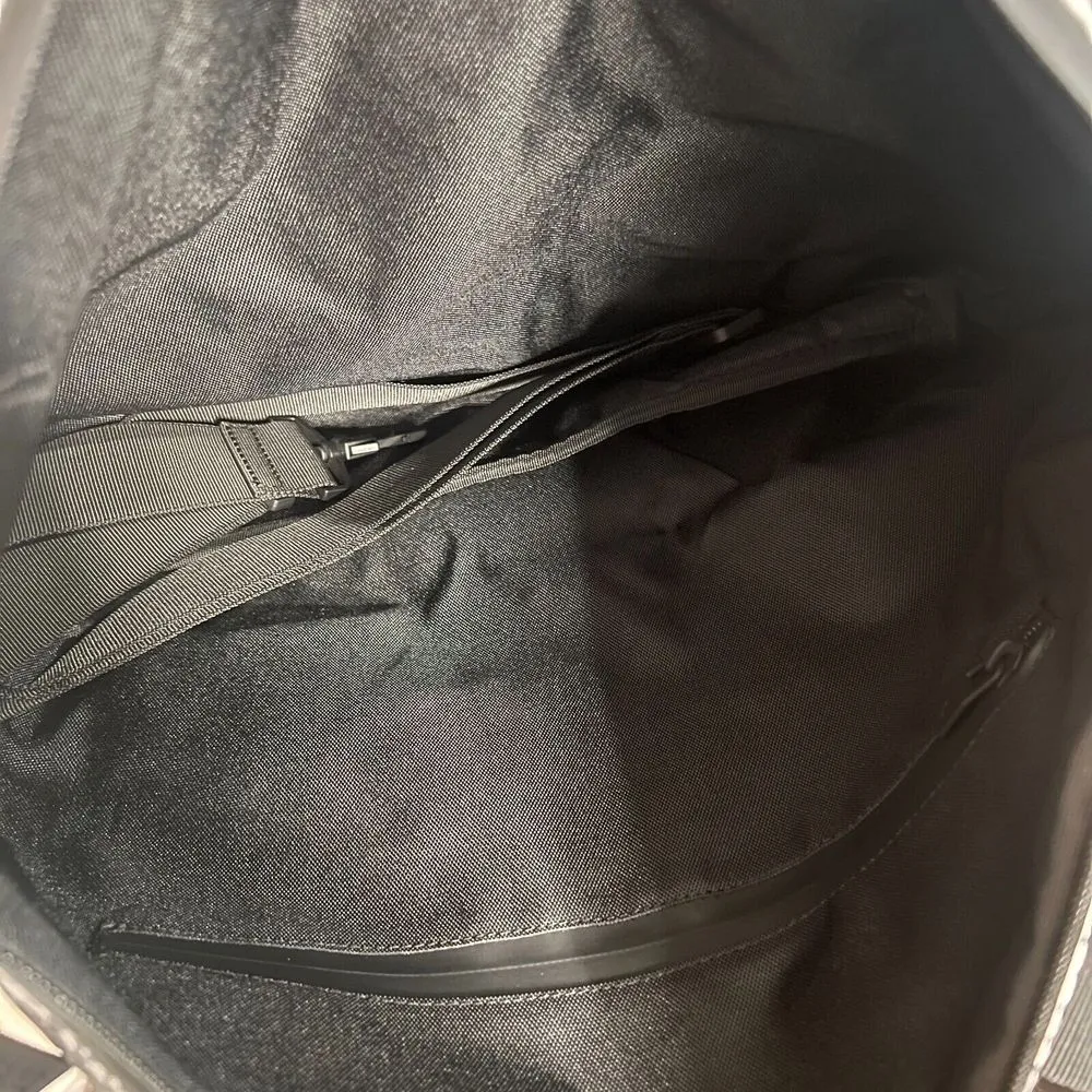 Rains Unisex Tote Bag OS Black Camouflage Mesh Adjustable Shoulder Strap NWT - Image 6