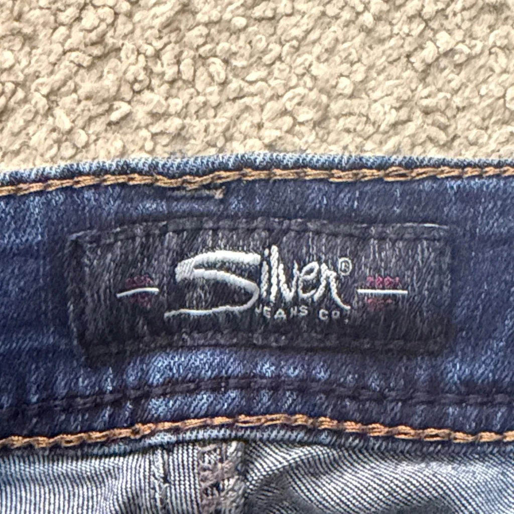 Silver Jeans Dark Blue Flare Women's Jeans - Image 3