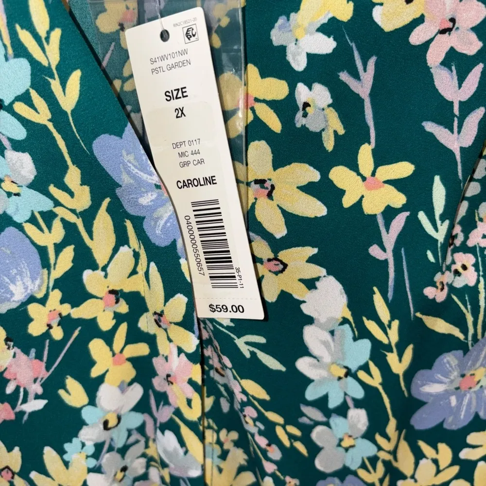 NWT Caroline Signature Pastel Garden V-Neck 3/4 Sleeve Button Front Top Size 2X - Image 3