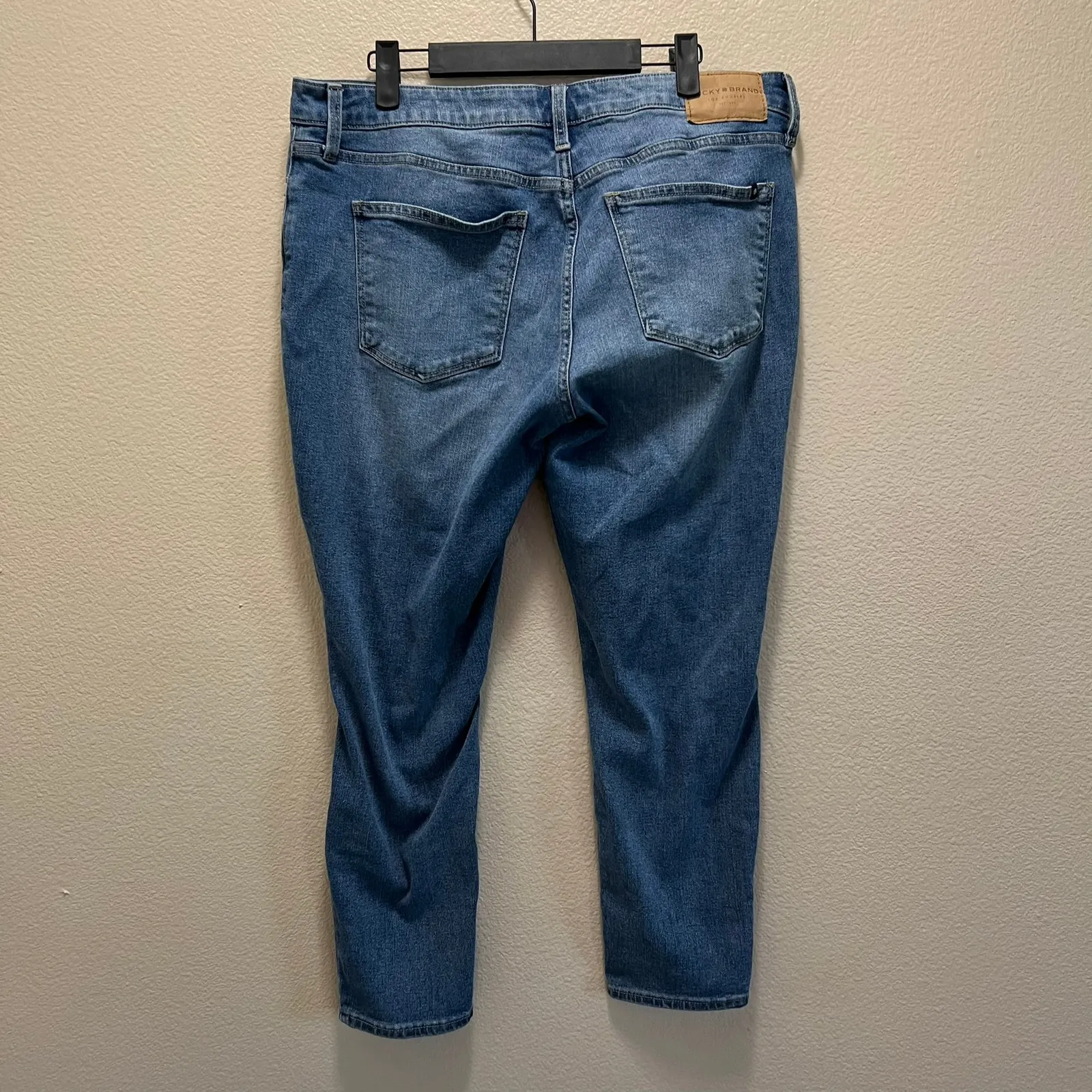 Lucky Brand Low Rise Lolita Skinny Jeans Distressed Stretch Medium Wash Sz 14/32 - Image 3