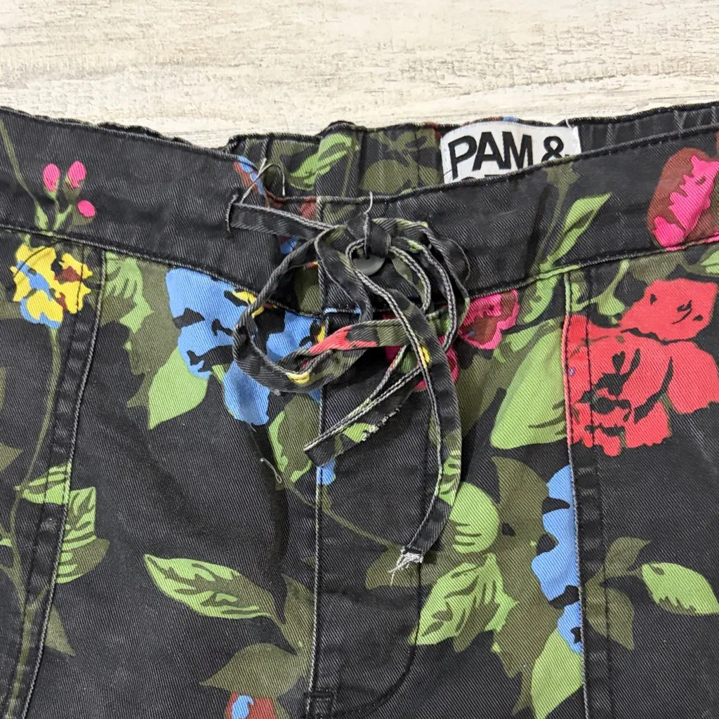 Pam & Gela Black Floral High Waist Shorts Size Large - Image 3