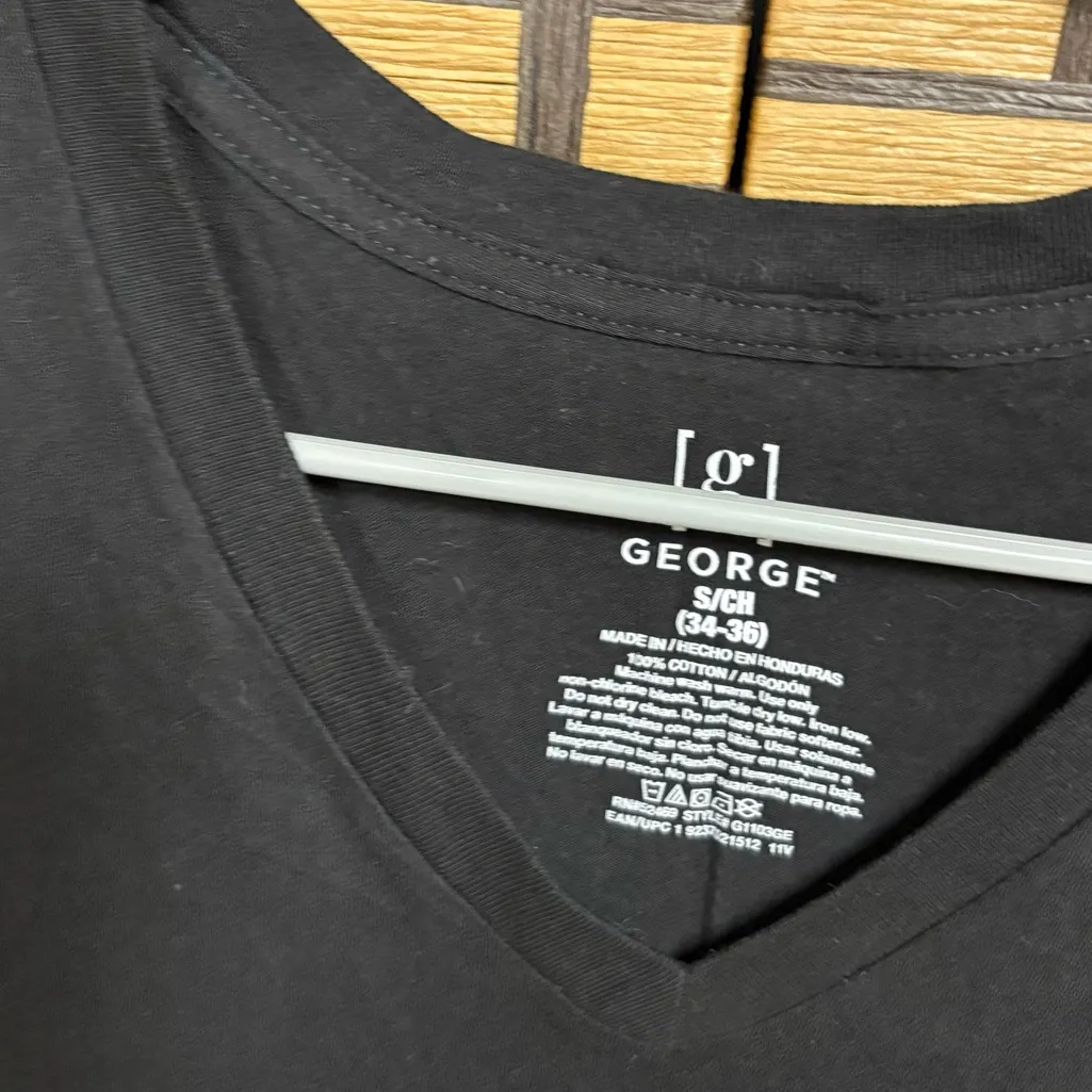 George Black Merry Longer Length V Neck Tee Size‎ Small - Image 4