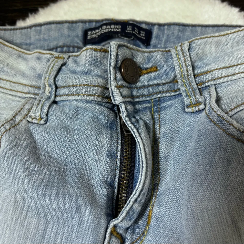 Zara Z1975 Basic Denim Distressed Fringe Hem Skinny Jeans - Image 3