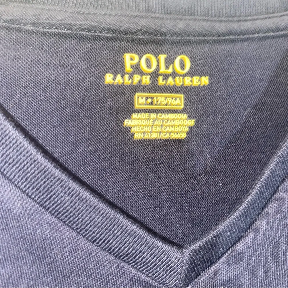 Vneck Short Sleeve Tee Women’s Medium - Image 3