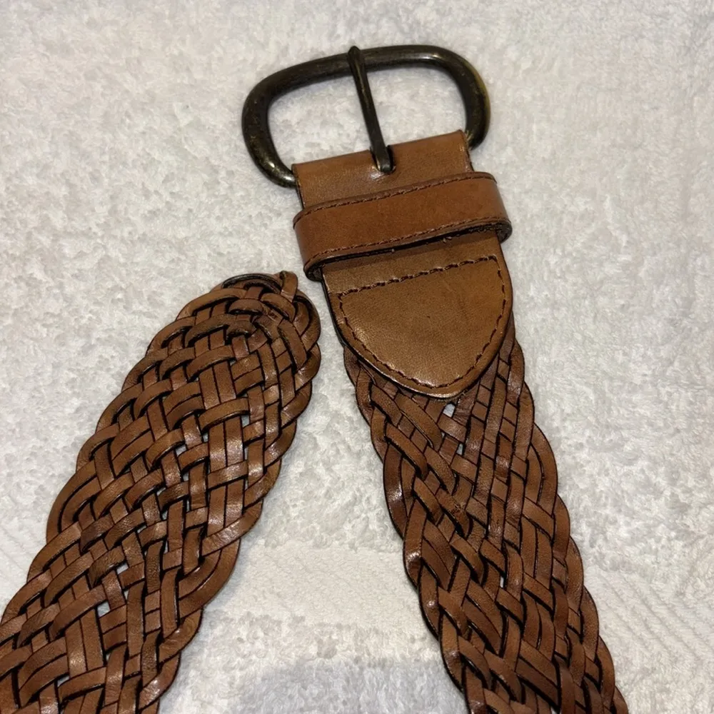 OASIS BROWN LEATHER WOVEN BELT SIZE MEDIUM/LARGE 46”/47” LENGTH BRASS BUCKLE - Image 5