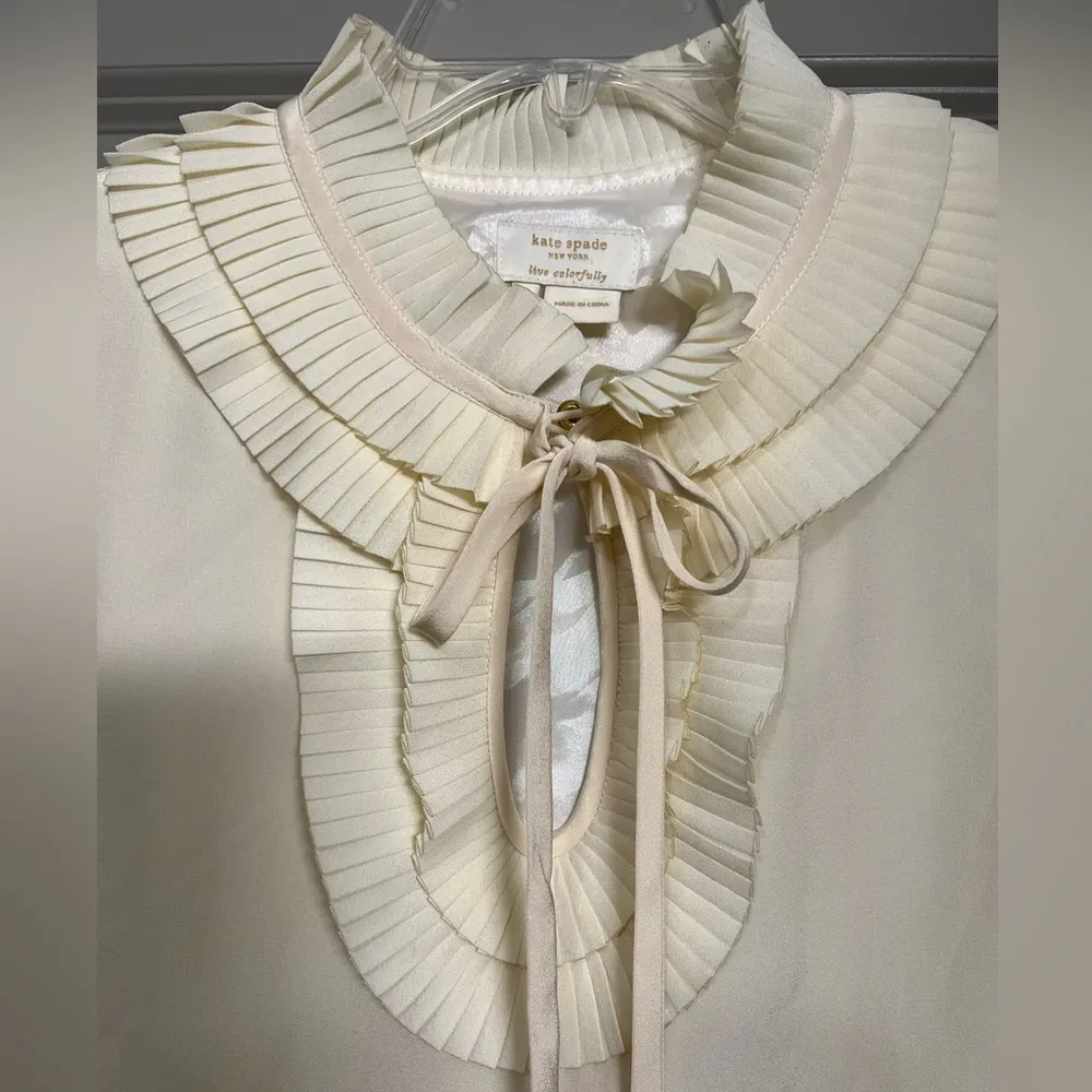Cream Kate Spade Sleeveless Silk Blouse with Ruffle Collar GUC - Image 2