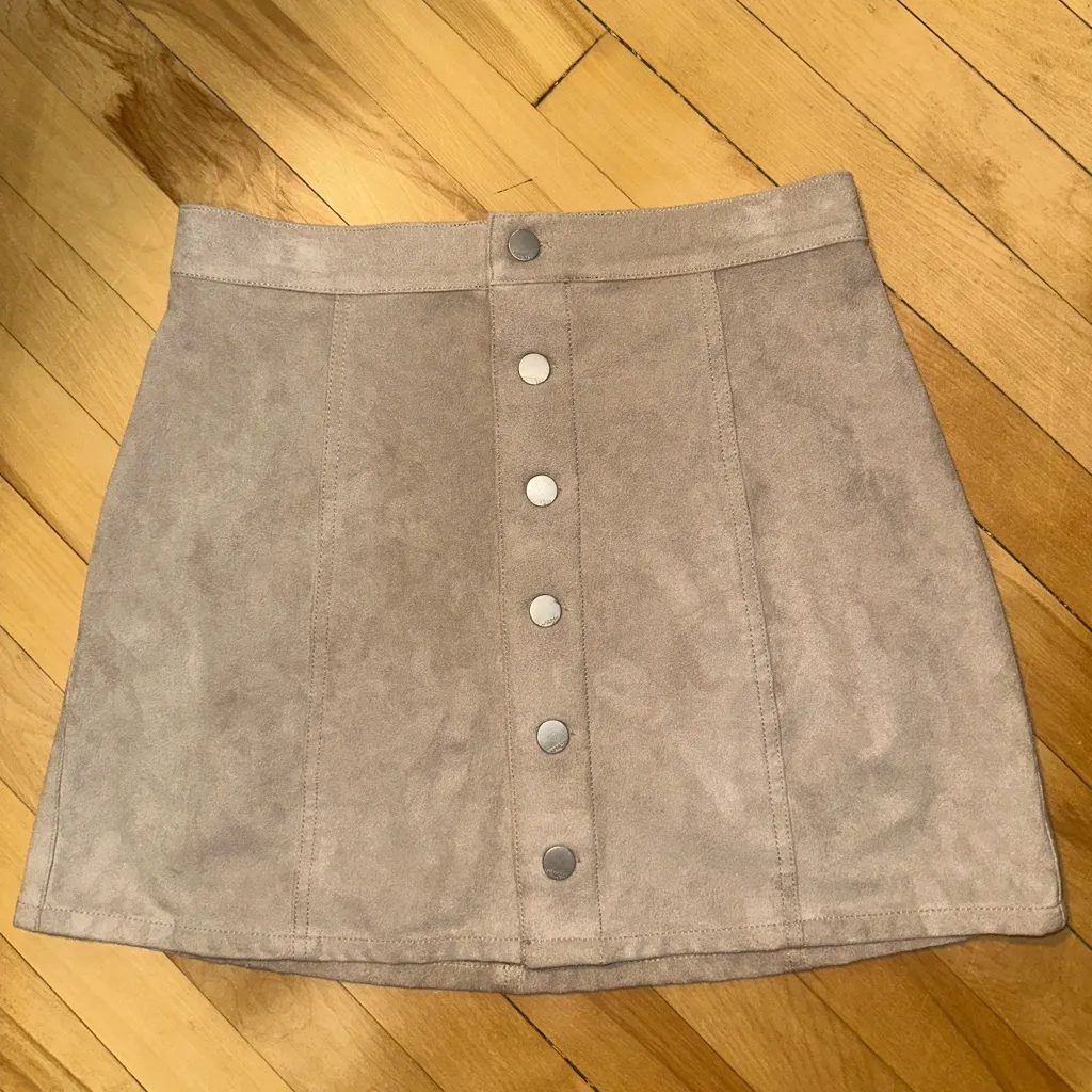 Express Tan Suede Button-Up Mini Skirt - Image 5