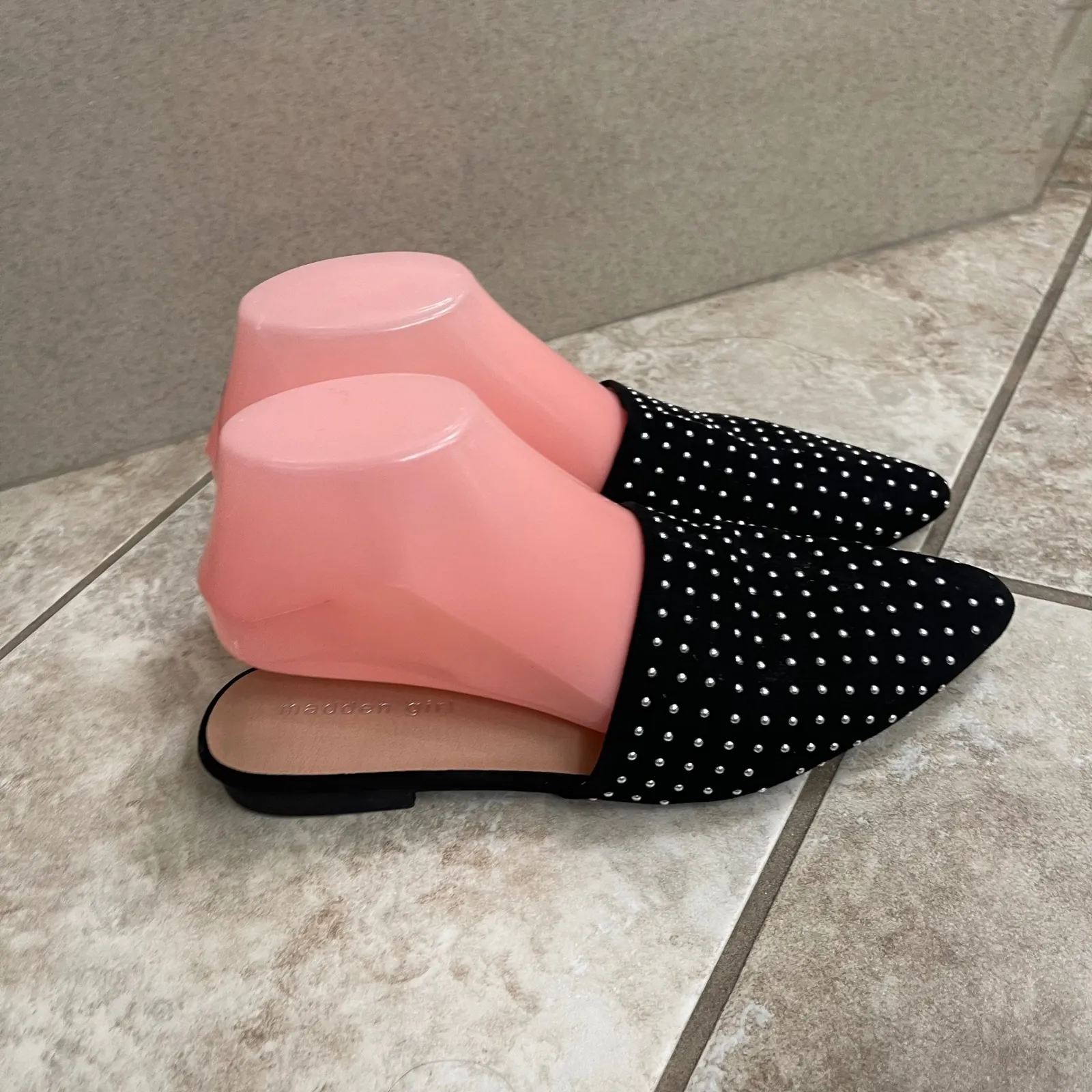 Madden girl Tania Girl Black Silver Studded Pointed Toe Mules Slides Womens 7.5m - Image 4