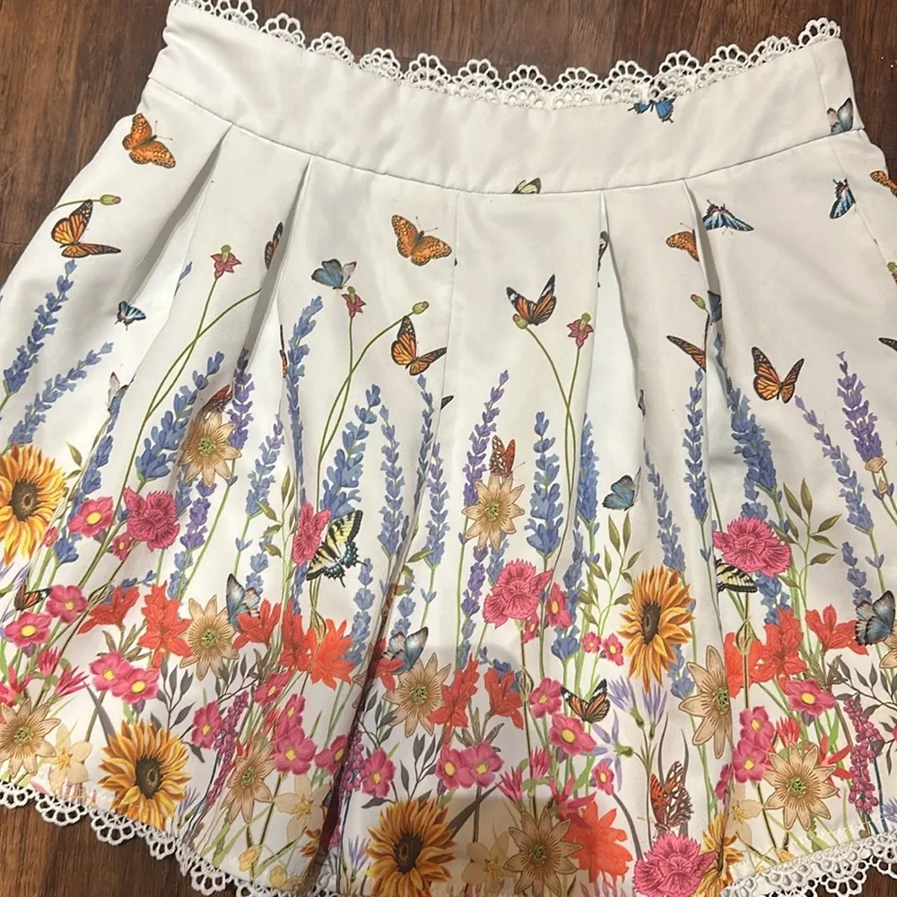 Butterfly Lace Trim Shorts - Image 4