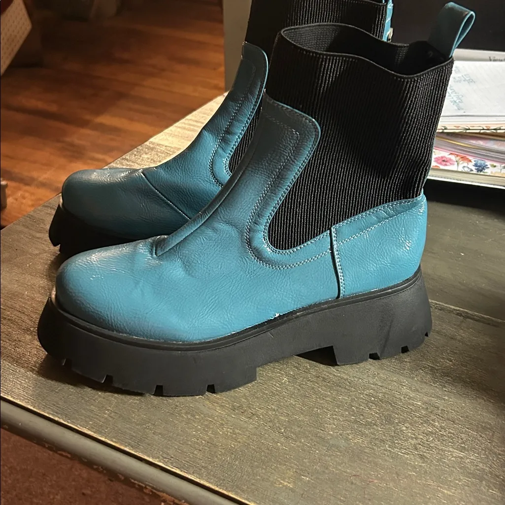 Circus by Sam Edelman Leslie boots in a light or "Deja Blue" color. Womens 9 - Image 2