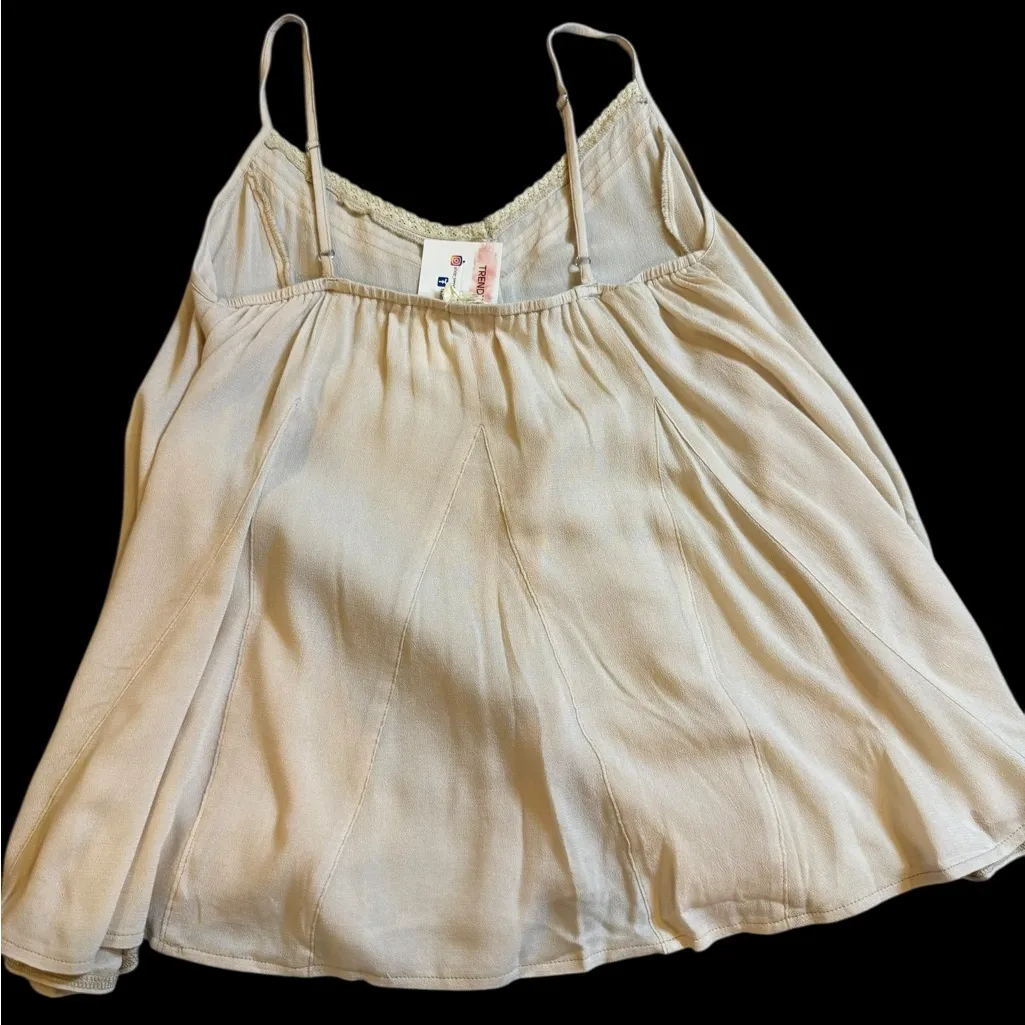 POL Cream Blouse with Lace Detail - Image 3