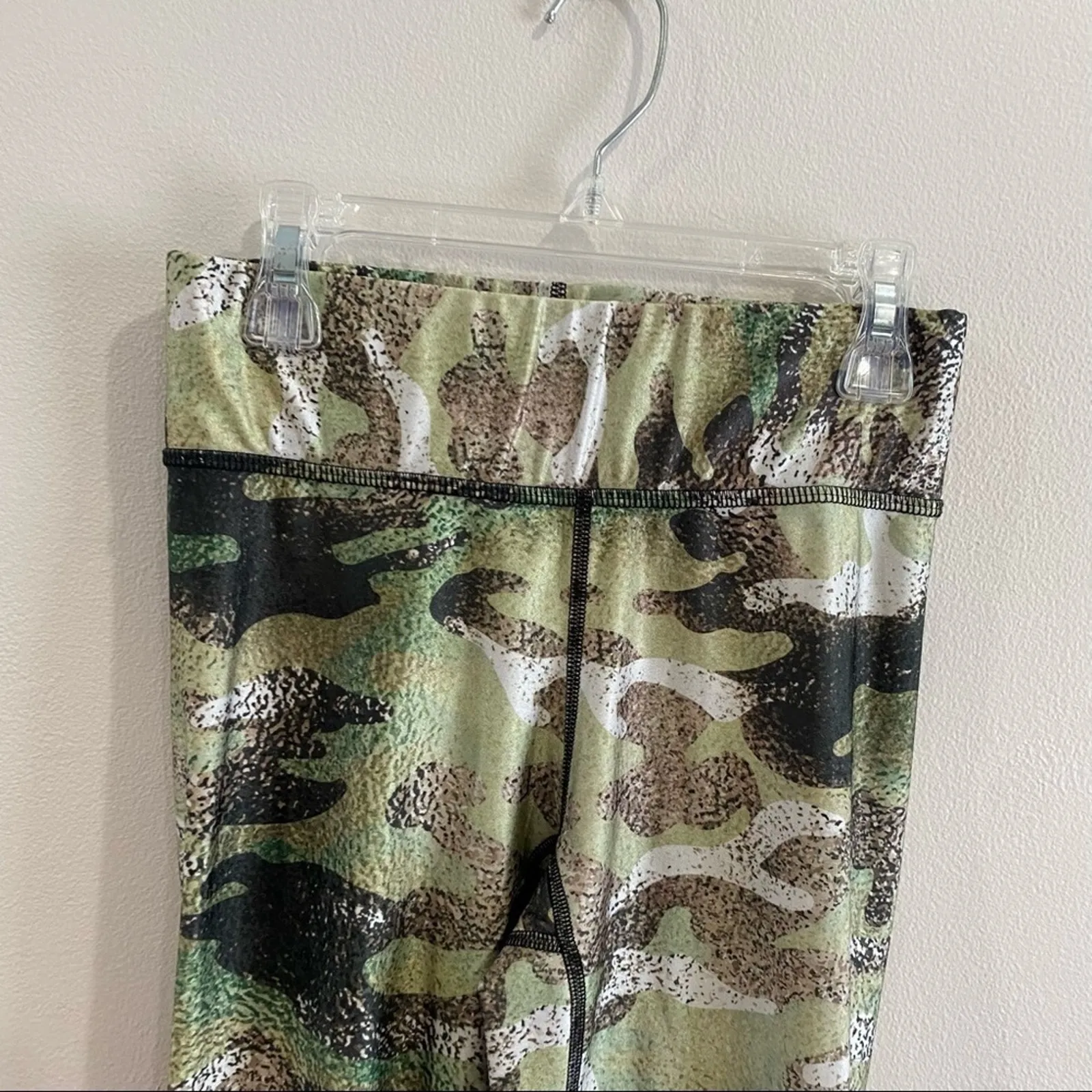 Terez Camo Tall Band Leggings Size S Metallic Green Silver Activewear Gym - Image 4