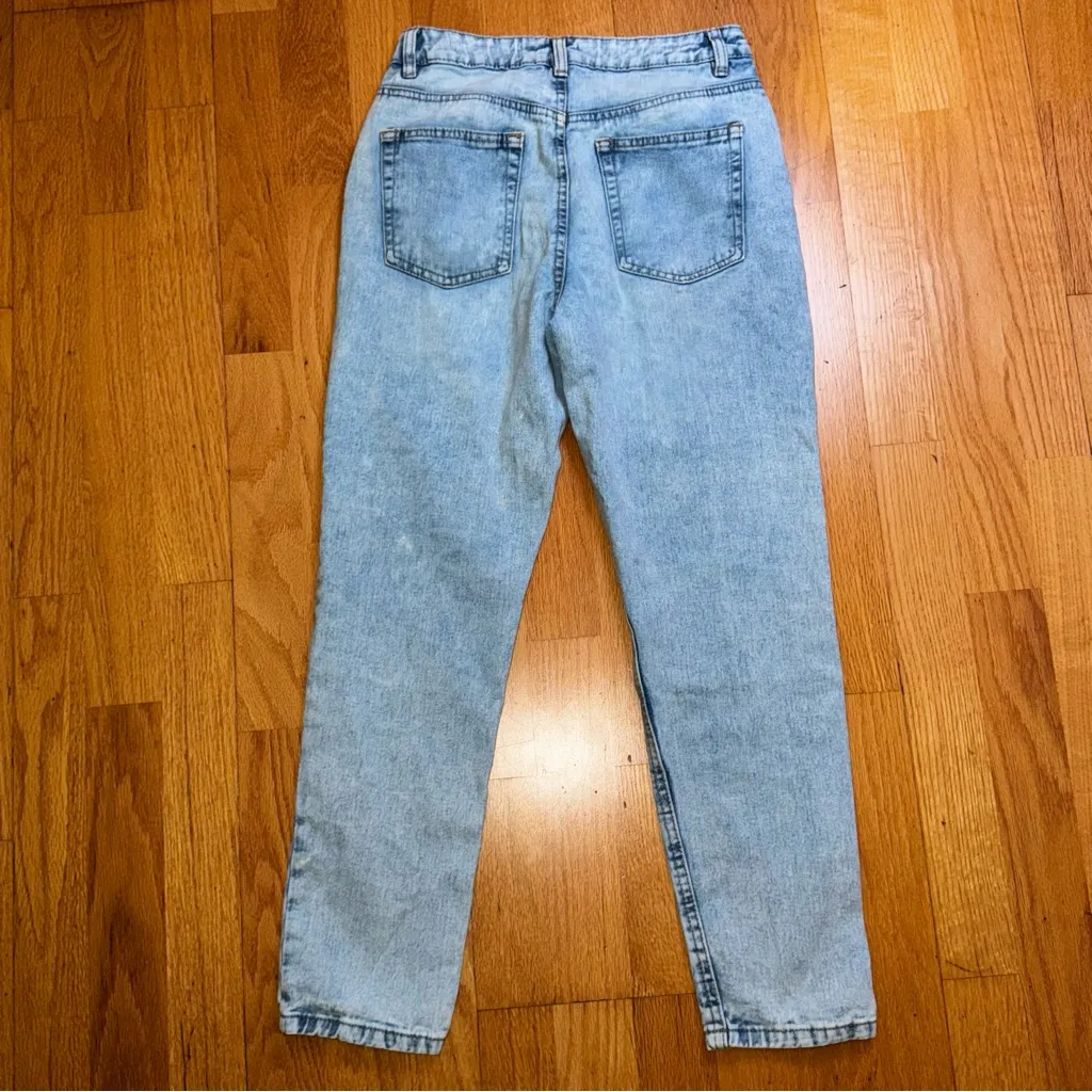 Refuge Mid Rise Distressed Rips Light Wash Denim Mom Jeans Relaxed Size 3 GUC - Image 2