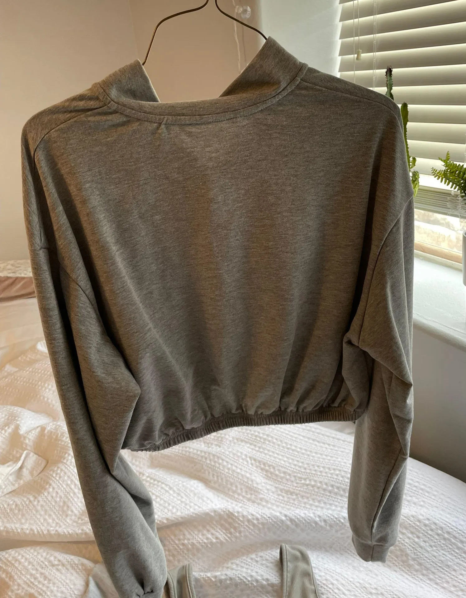 grey cropped long sleeve Gray - Image 3
