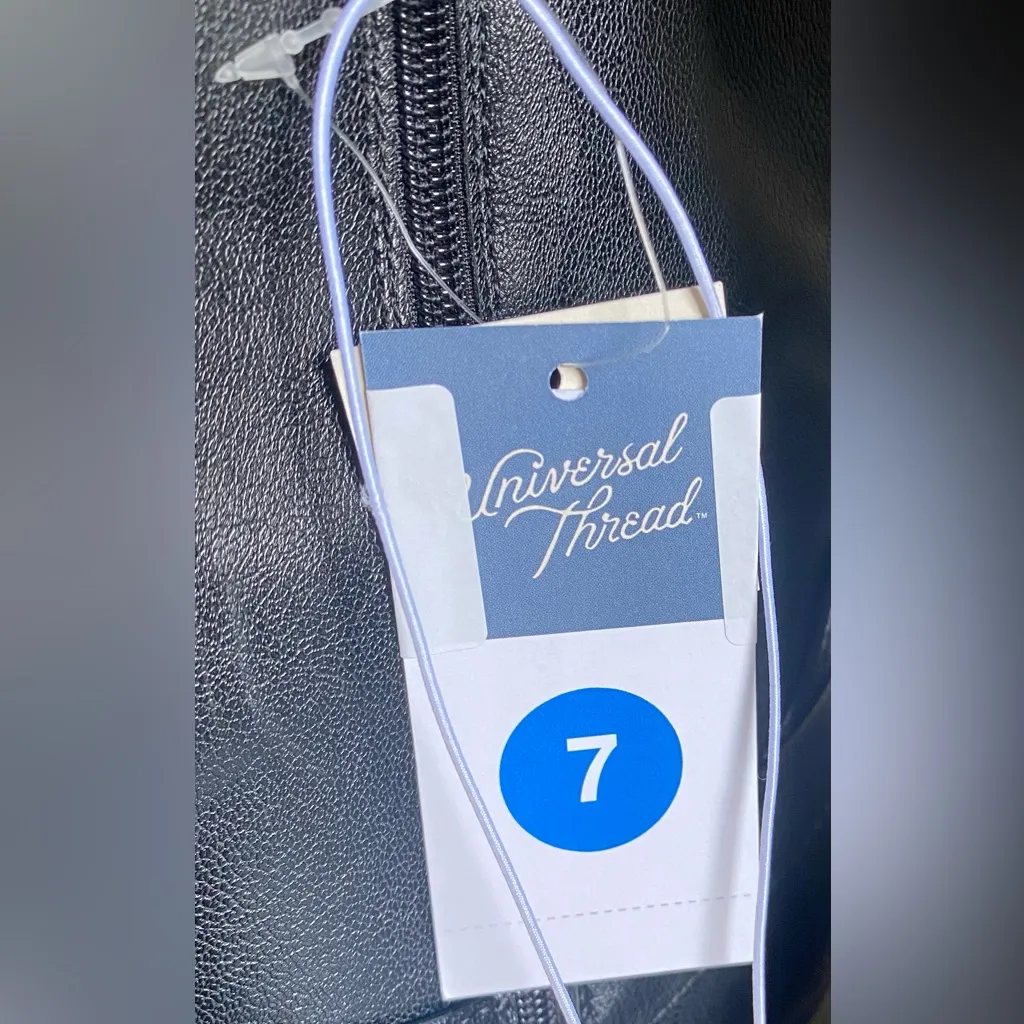 Universal Thread Women’s 7 Black Knee High Western Steeetwear Fall Boots - Image 5