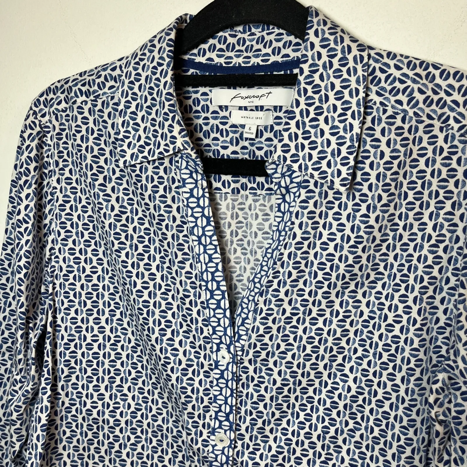 Foxcroft Wrinkle Free 3/4 Sleeve Button Blouse Sz 6 Blue White Business Casual - Image 6