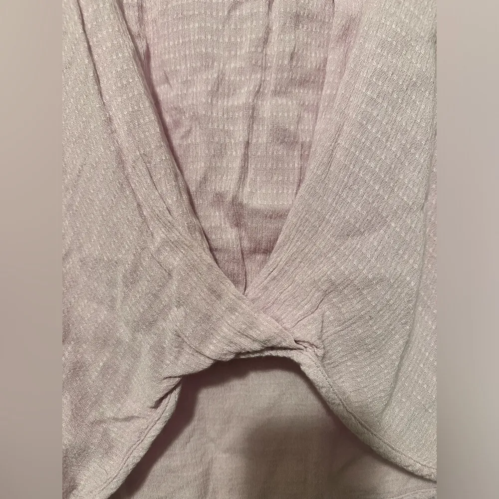 Skies are blue lilac sleeveless blouse size M - Image 2